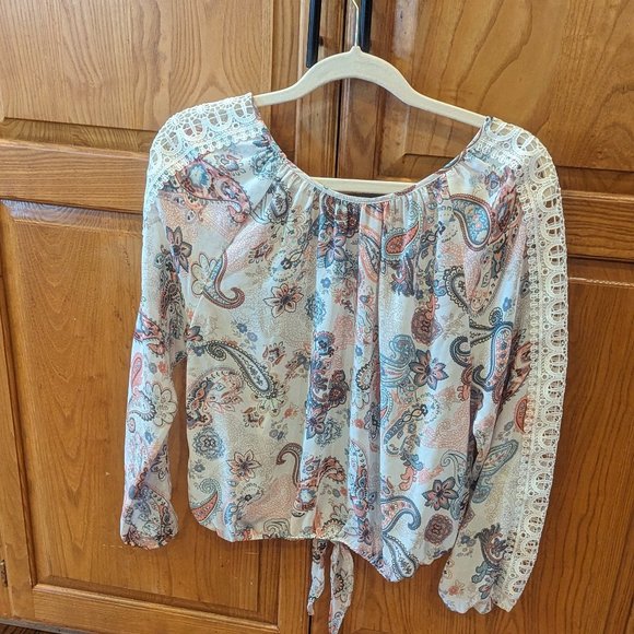 Almost Famous Size Medium Scoop Neck Paisley Top - Picture 6 of 11